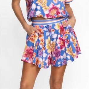 JOHNNY WAS bee active ISLAND TROPIC PLEATED SKORT. Elastic waist size small